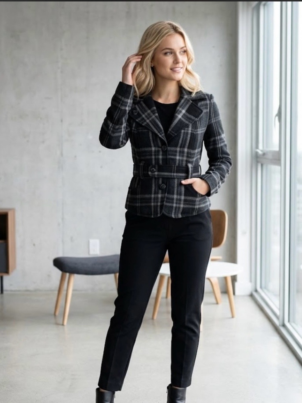 🔴 Womens Black & Gray Plaid Belted Jacket - S